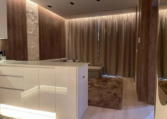 Luxury Sea View Near Airport *